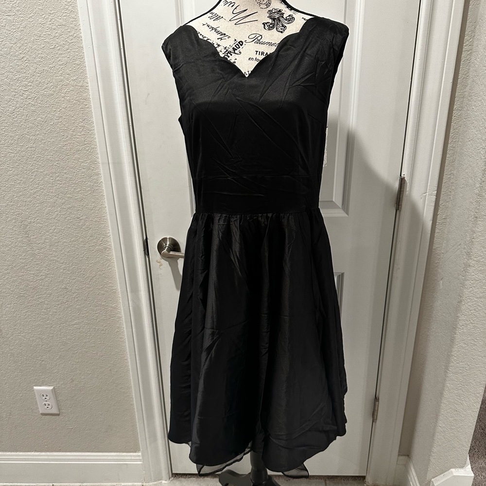 1950 Inspired Elegant Black Fit & Flare V-Neck  Sleeveless Formal Women's